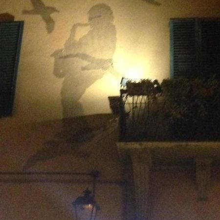 Piccolo Monolocale A Due Passi Da Piazza Maggiore Daire Bolonya Dış mekan fotoğraf