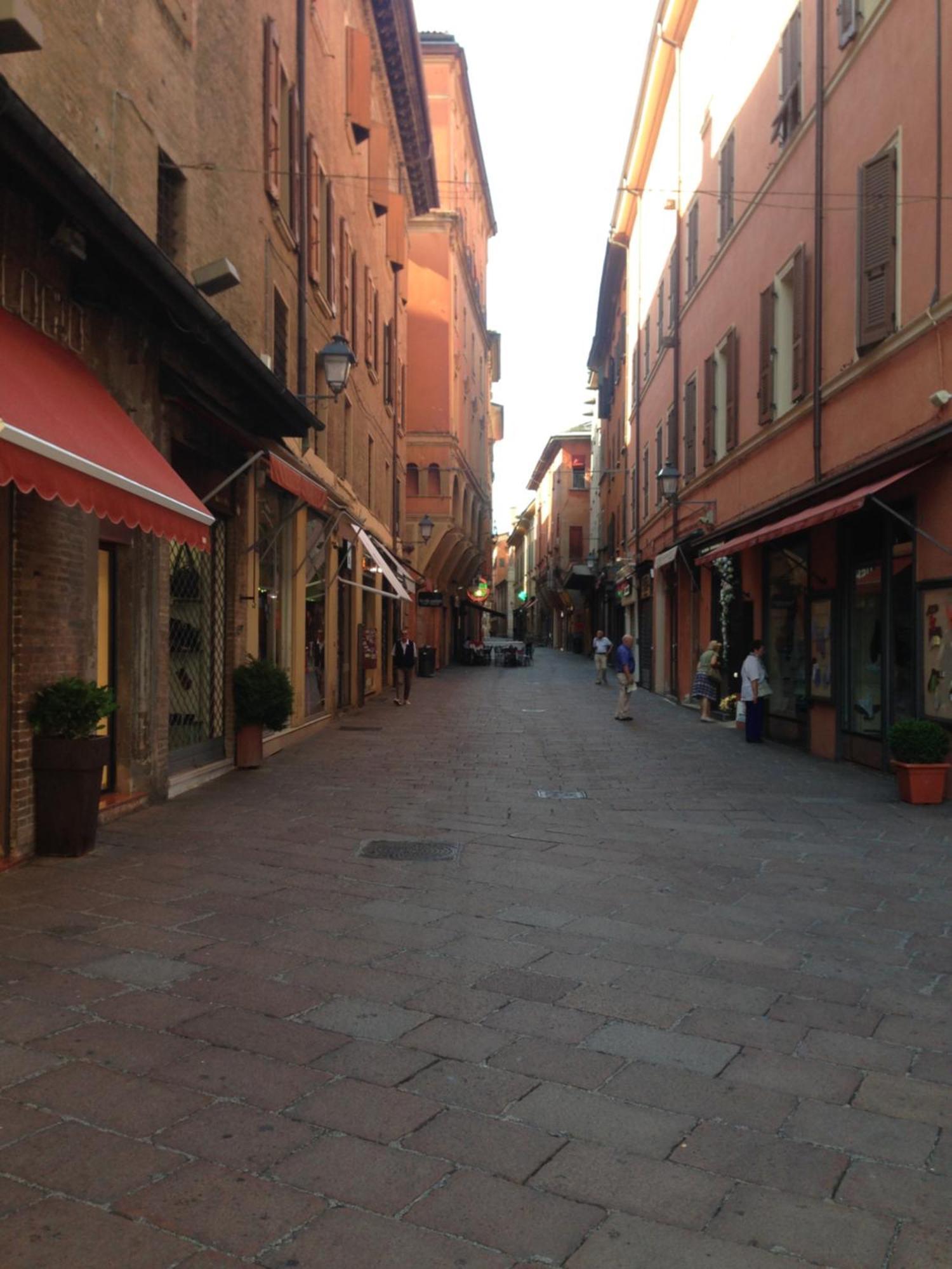 Piccolo Monolocale A Due Passi Da Piazza Maggiore Daire Bolonya Dış mekan fotoğraf