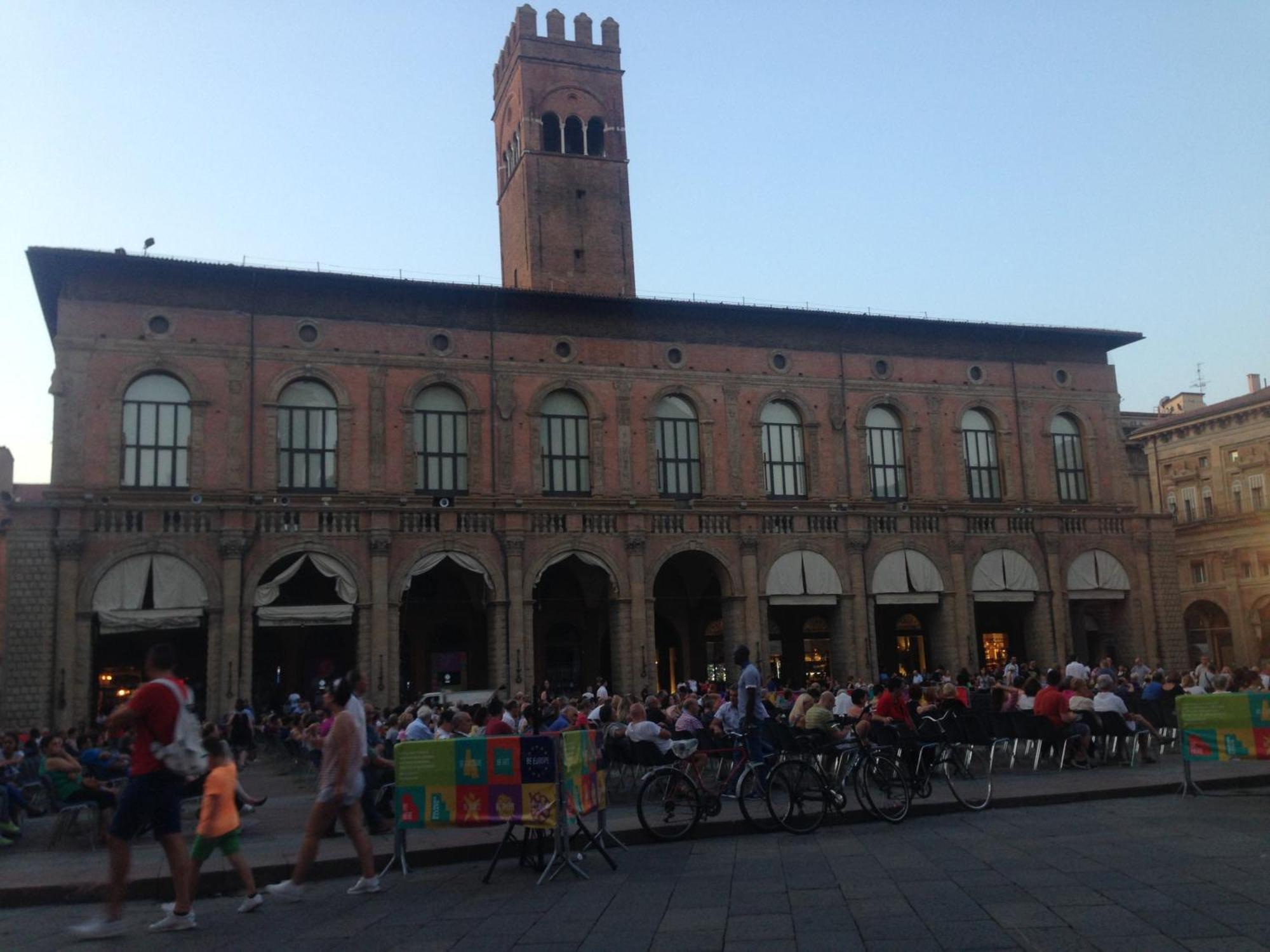 Piccolo Monolocale A Due Passi Da Piazza Maggiore Daire Bolonya Dış mekan fotoğraf